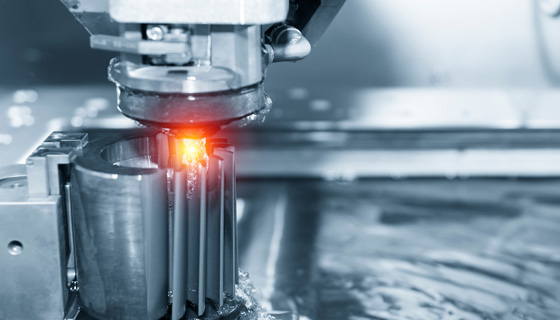 Le service d'électro-érosion d'Usinage Serca Lemieux